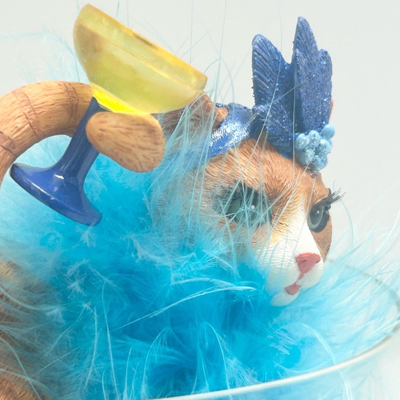 🍸🐈🩵💙Pavilion Gift Company - Long Island Iced Tabby Cat in Glass. - Picture 9 of 17